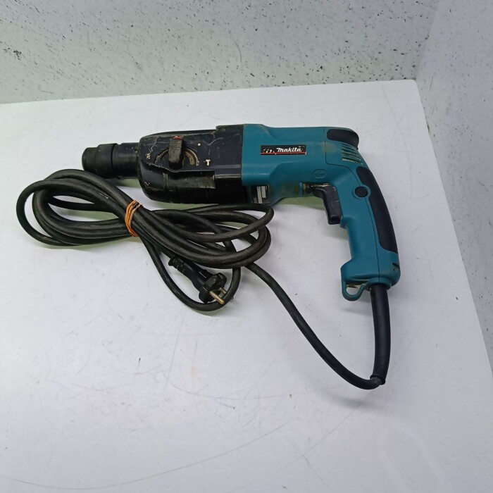 Перфоратор Makita HR2450