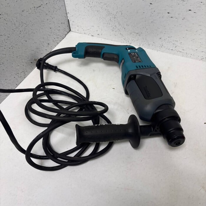 Перфоратор Makita HR2470