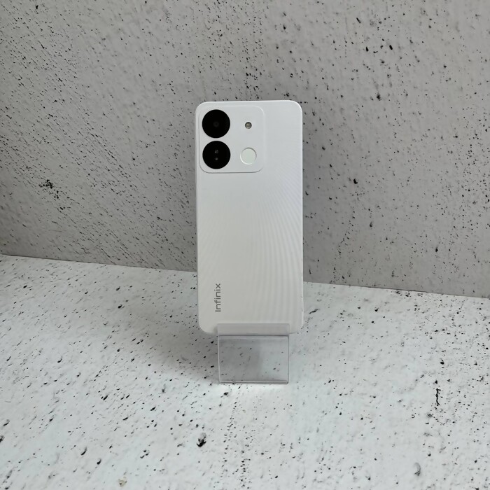 Смартфон Infinix Smart 7 HD 2/64 Белый