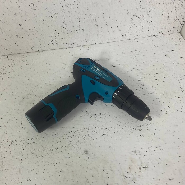 Шуруповерт Makita 12V