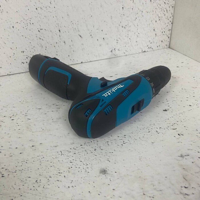 Шуруповерт Makita 12V