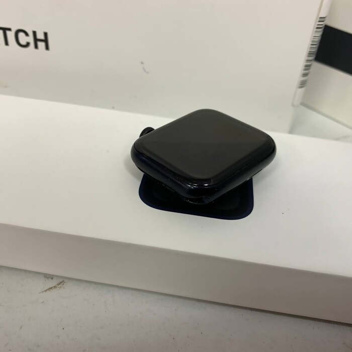 Смарт-часы Apple Watch series SE Gen 2 44мм