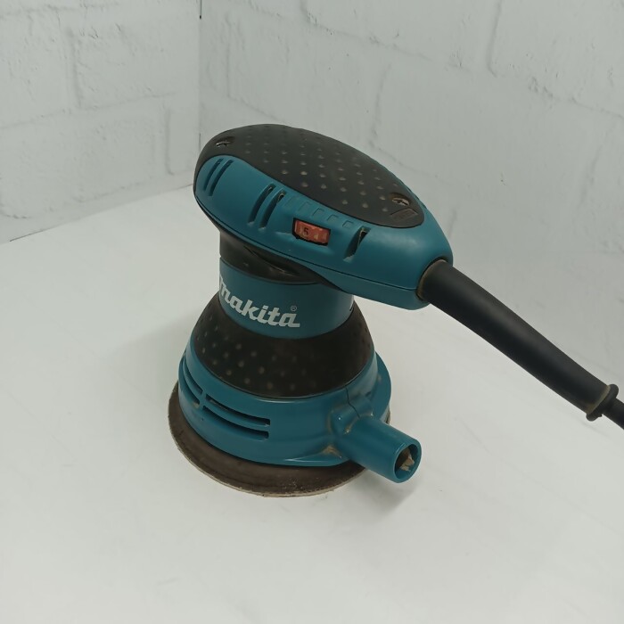 Шлифмашина Makita BO5031