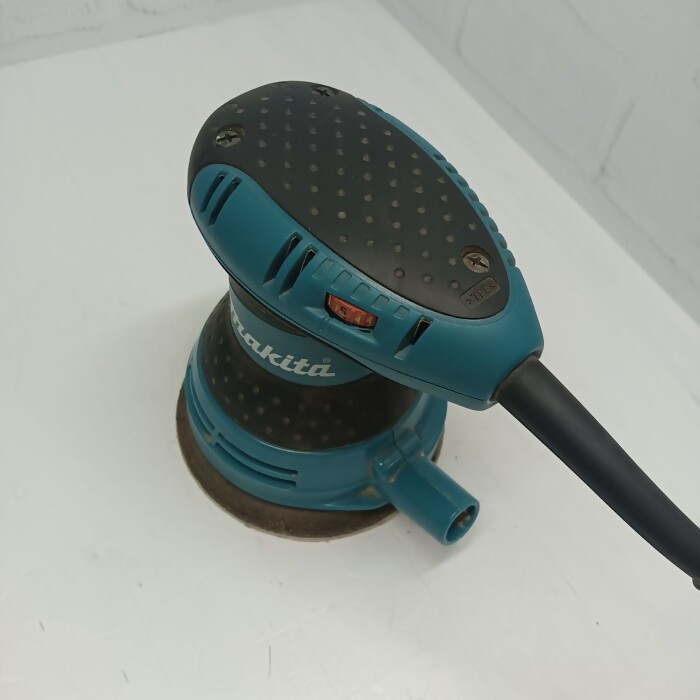 Шлифмашина Makita BO5031
