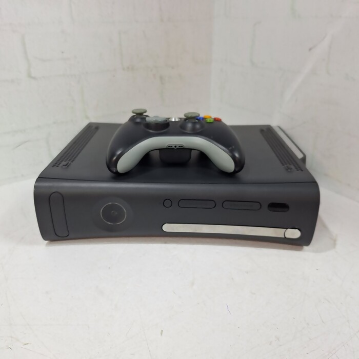 Игровая приставка Microsoft Xbox 360