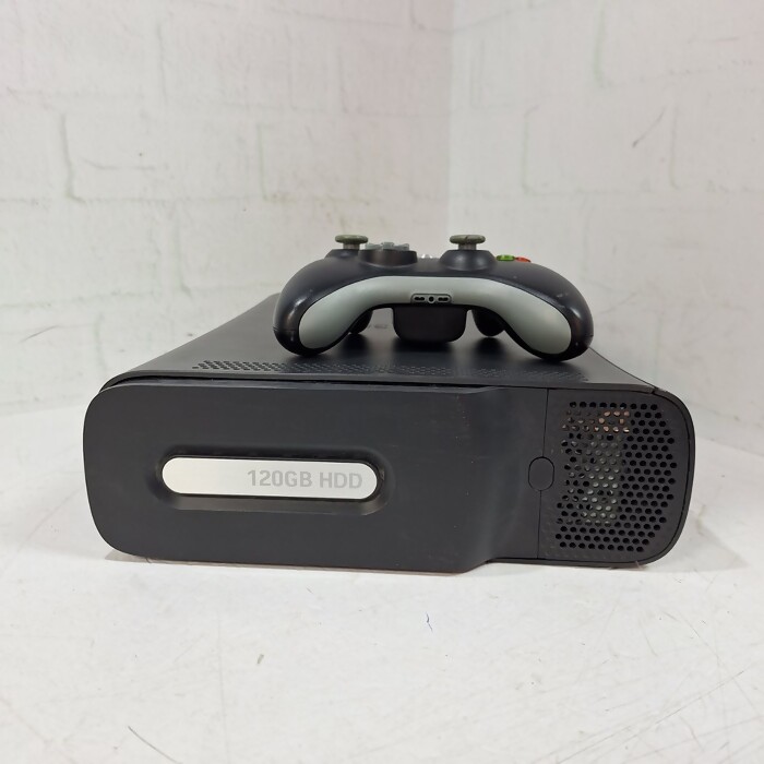 Игровая приставка Microsoft Xbox 360
