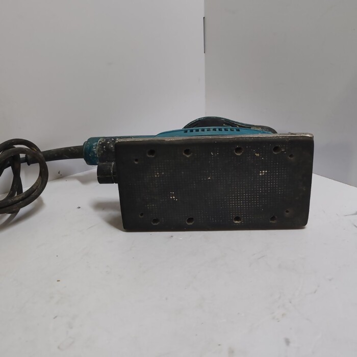 Шлифмашина Makita BO3711