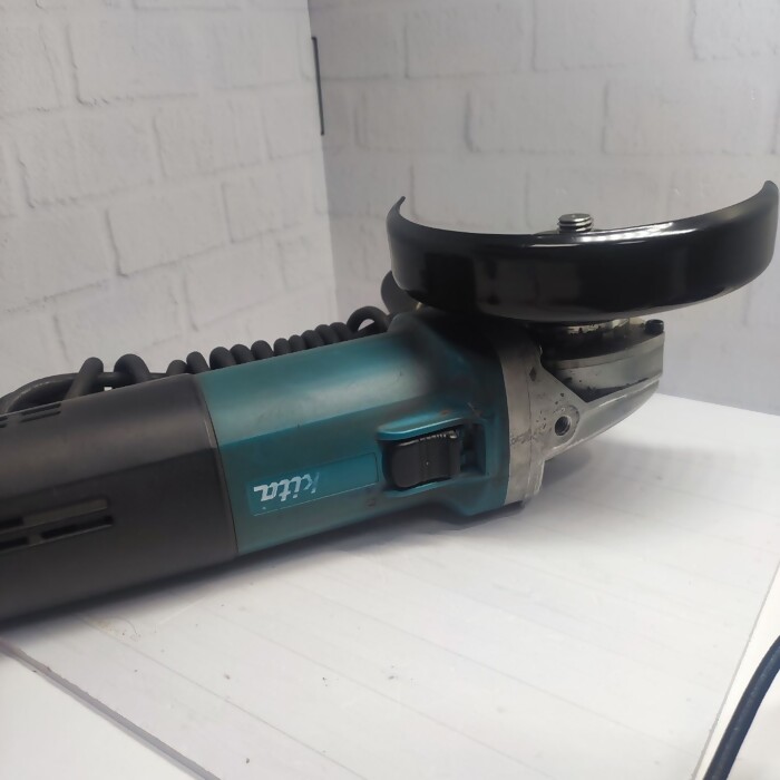 Болгарка Makita 9565 cvr