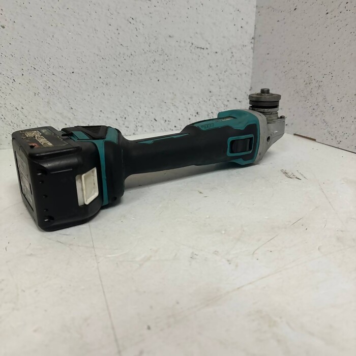 Болгарка Makita DGA 504