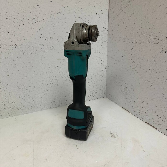 Болгарка Makita DGA 504