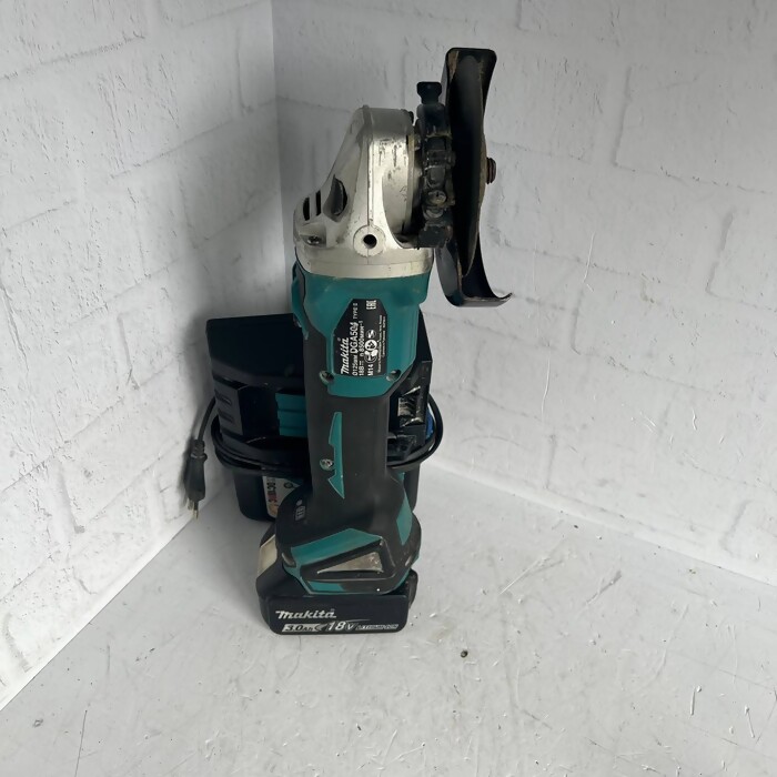 Болгарка Makita DGA 504