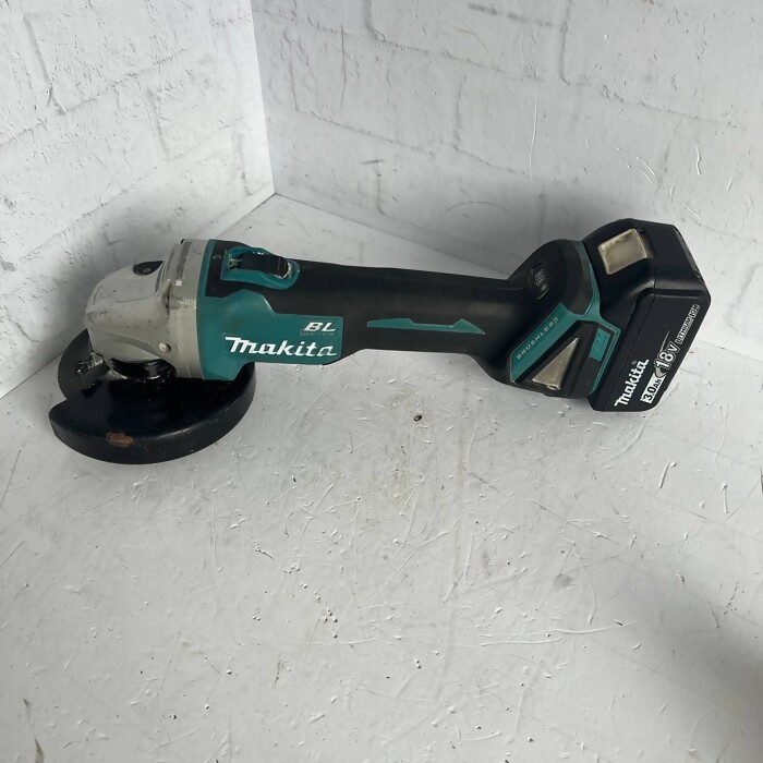 Болгарка Makita DGA 504