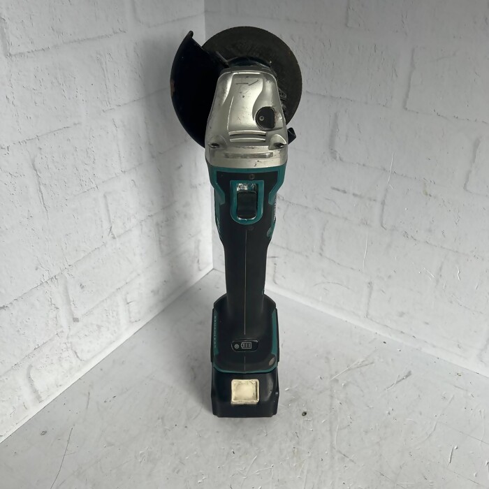 Болгарка Makita DGA 504