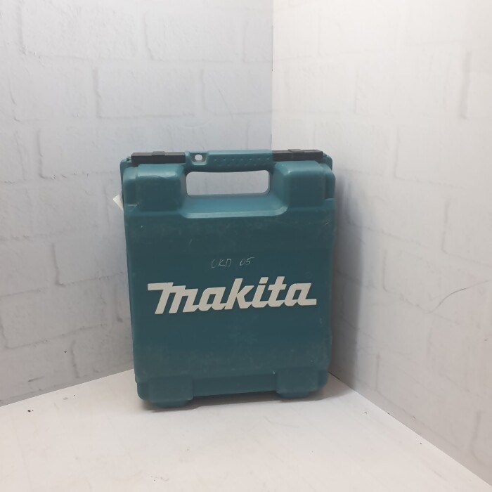 Шуруповерт Makita DF488DWE