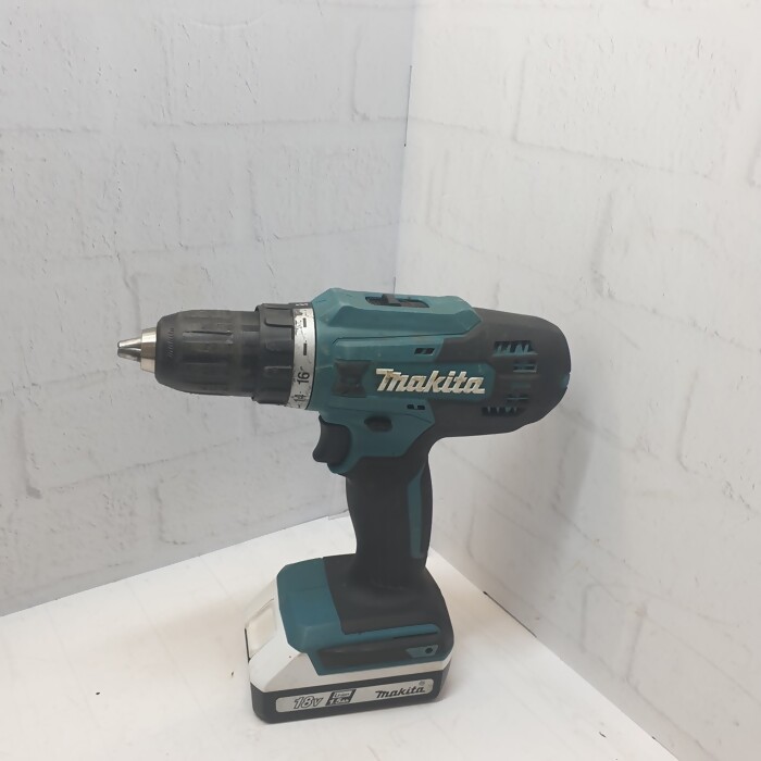 Шуруповерт Makita DF488DWE