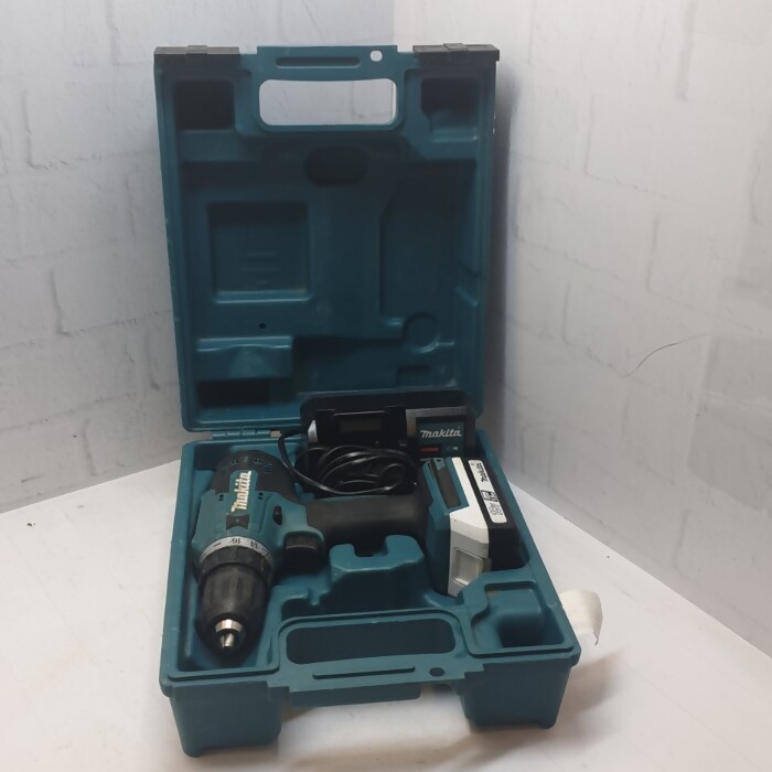 Шуруповерт Makita DF488DWE