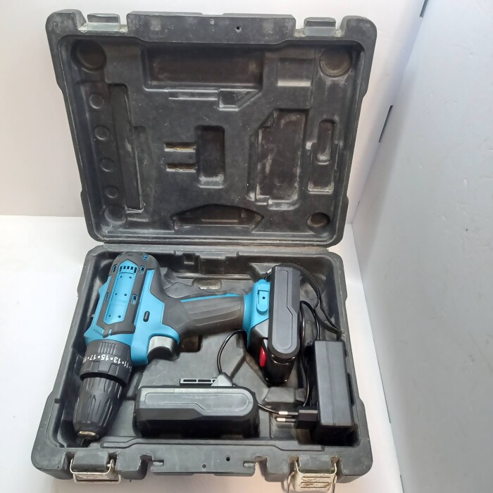 Шуруповерт Makita ДА-18-2Л-777