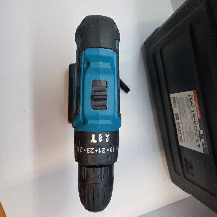 Шуруповерт Makita ДА-18-2Л-777