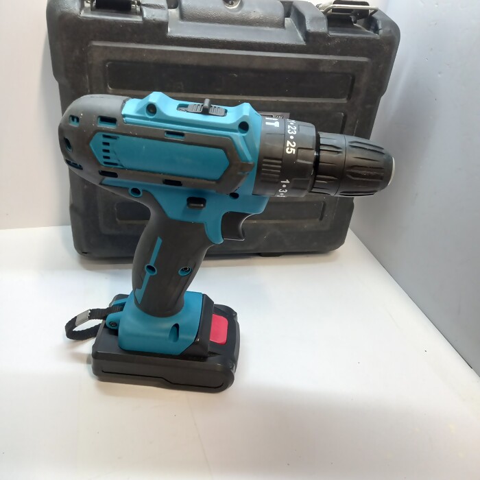 Шуруповерт Makita ДА-18-2Л-777