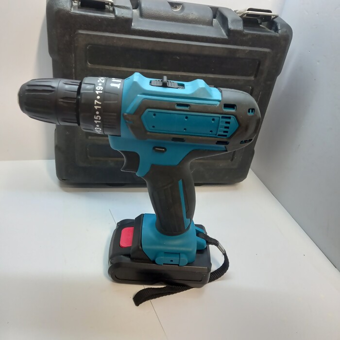 Шуруповерт Makita ДА-18-2Л-777