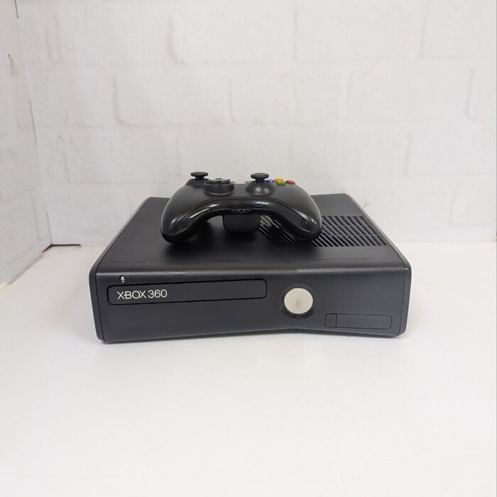 Игровая приставка Microsoft Xbox 360 E 120 ГБ