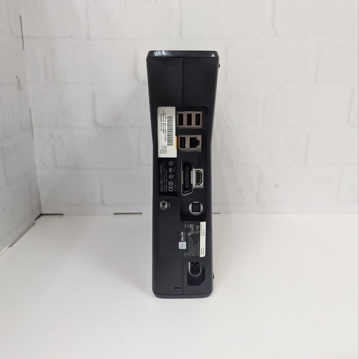 Игровая приставка Microsoft Xbox 360 E 120 ГБ