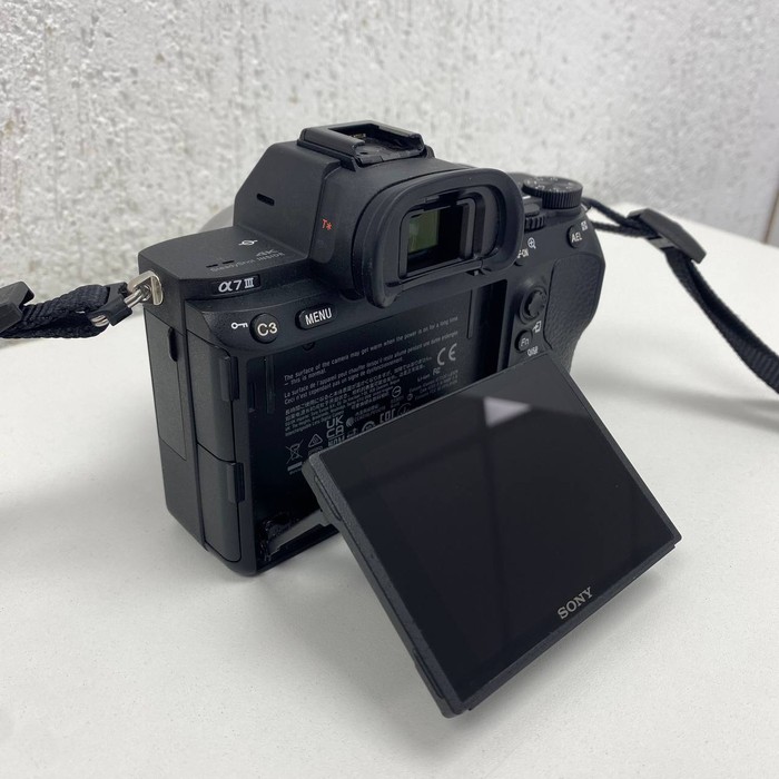 Зеркальный фотоаппарат Sony A7 III