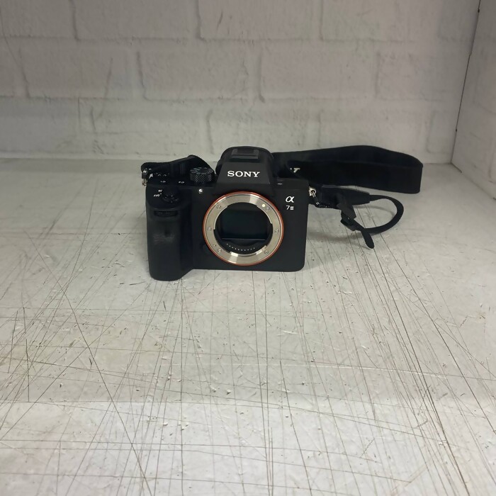 Зеркальный фотоаппарат Sony A7 III