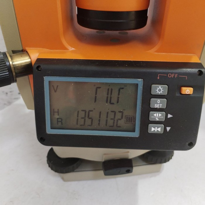 Теоделит EFT-21T с лазерным центриром