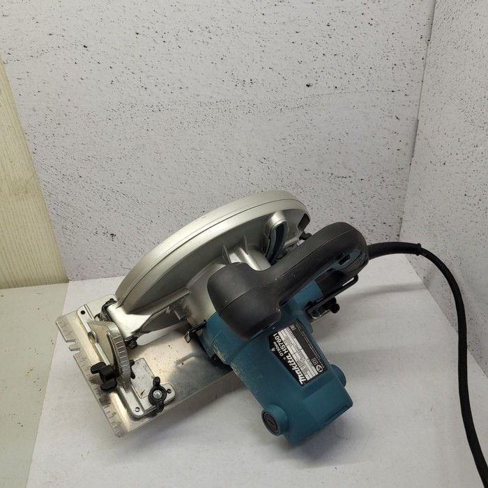 Циркулярная пила Makita HS7601