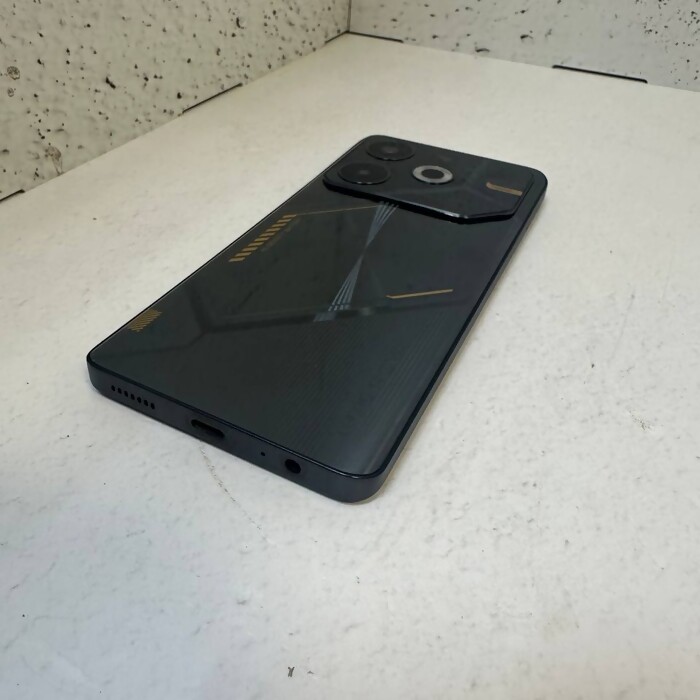 Смартфон Tecno POVA 6 NEO 8/256 Зеленый