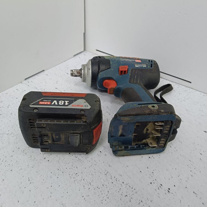 Гайковерт BOSCH GDS 18V-400