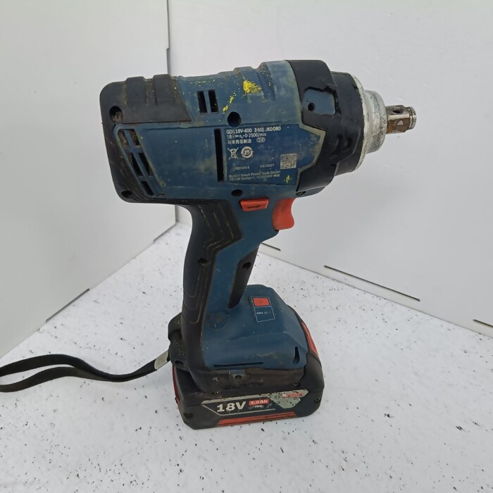 Гайковерт BOSCH GDS 18V-400