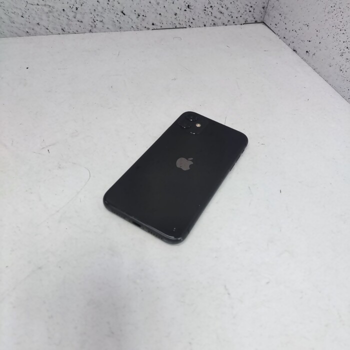Смартфон Apple iPhone 11 4/64 Черный