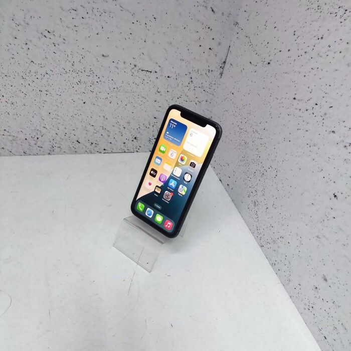 Смартфон Apple iPhone 11 4/64 Черный
