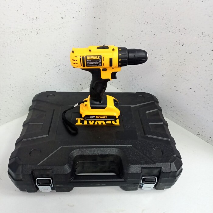 Шуруповерт DeWalt DCD771 KS