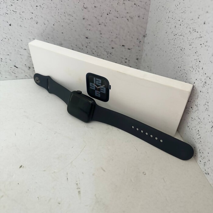 Смарт-часы Apple Watch SE 44mm  2023