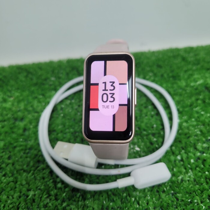 Фитнес-браслет HUAWEI Band 8