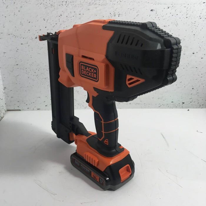 Строительный степлер Black&Decker 18В BCNG01N-XJ
