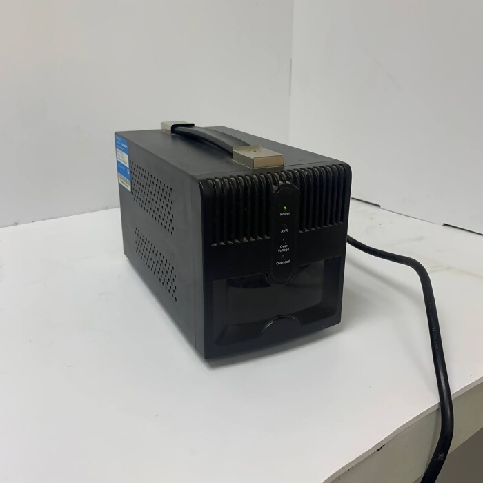 Стабилизатор напряжения Ippon AVR-1000