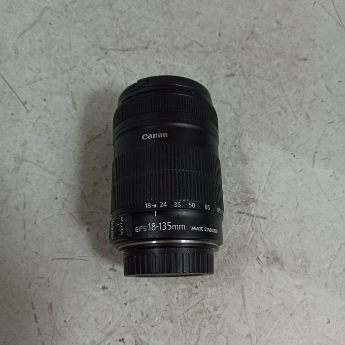 Объектив Canon EFS 18-135 mm