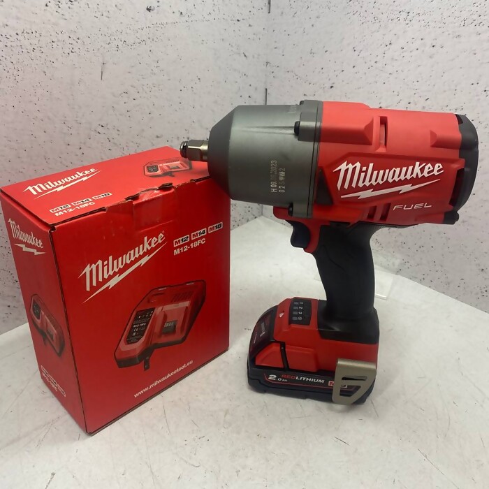 Гайковерт Milwaukee M18 FHIWF12