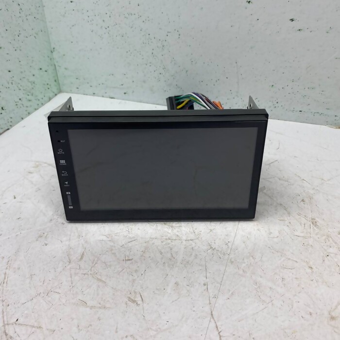 Автомагнитола InCar 8227l