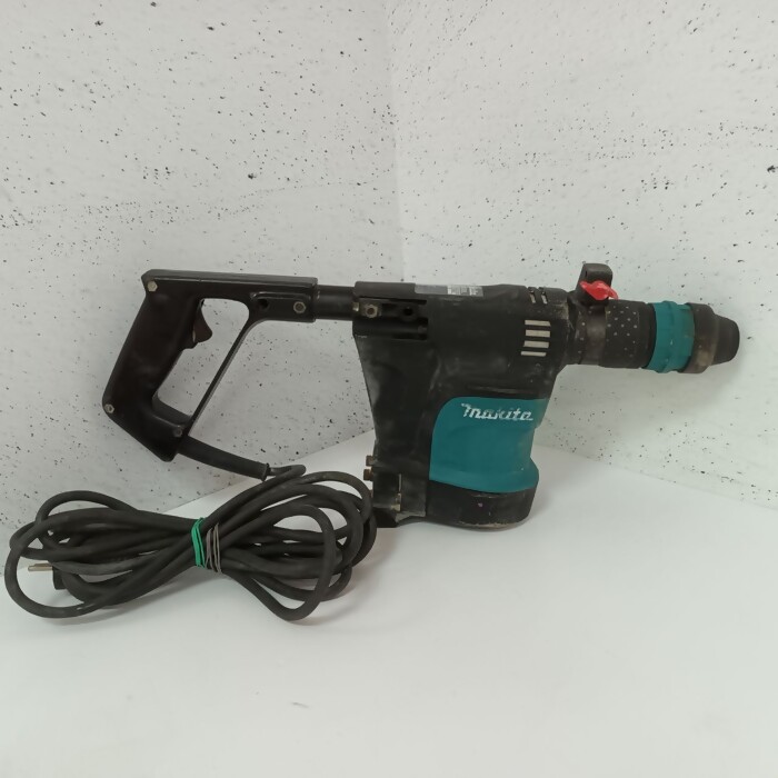 Отбойный молоток Makita HK1820L