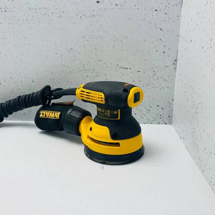 Шлифмашина DeWalt DWE6423