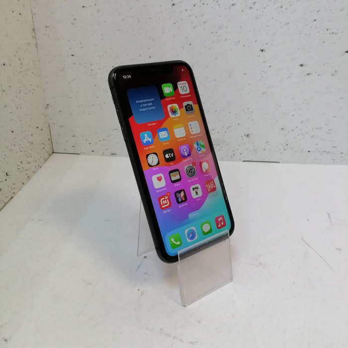 Смартфон Apple iPhone 11 4/64 Черный