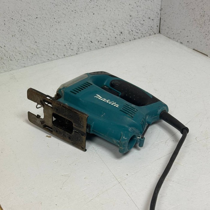 Лобзик Makita 4327