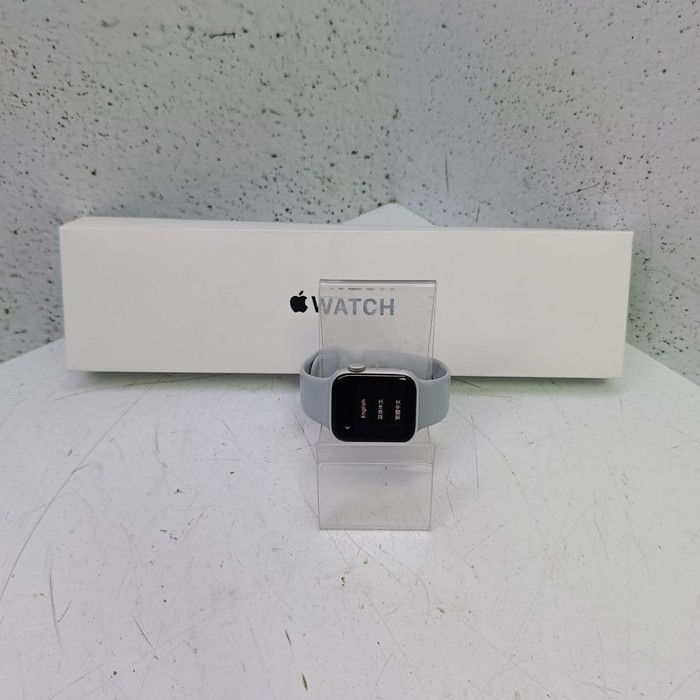 Смарт-часы Apple Watch SE 40mm