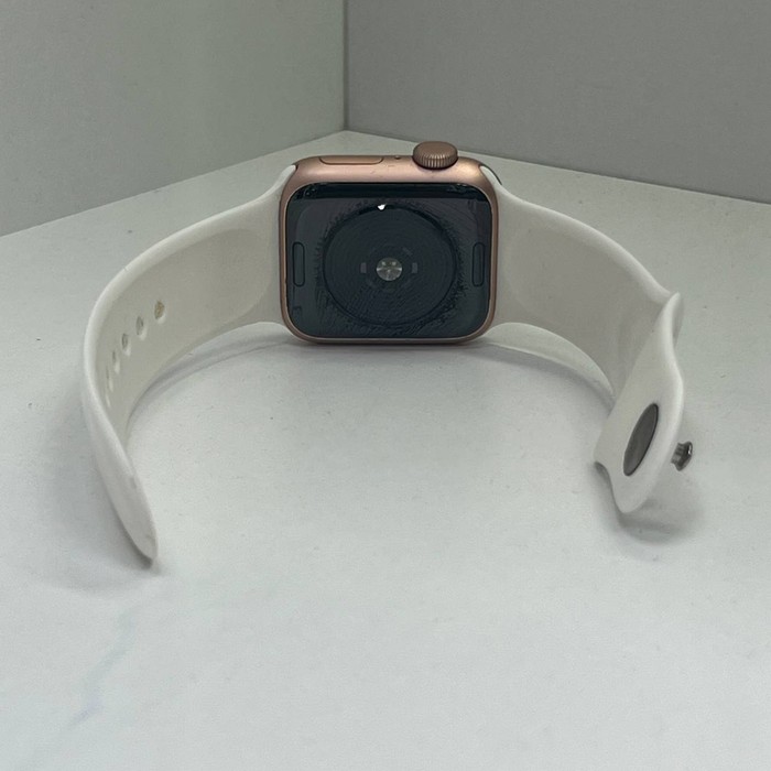 Смарт-часы Apple SE 2020 40 mm