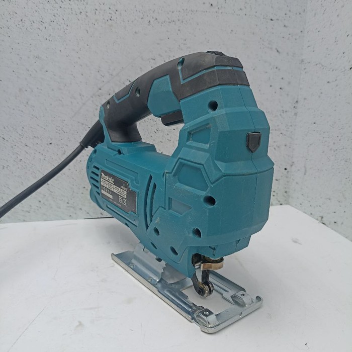 Лобзик Makita HR7002  Реплика
